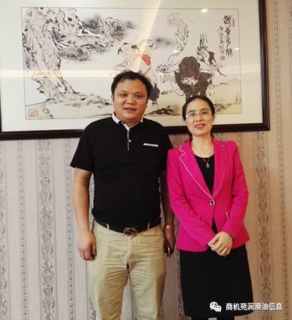 奇比特总裁胡仁太与商机苑总策划陈冬梅女士合影